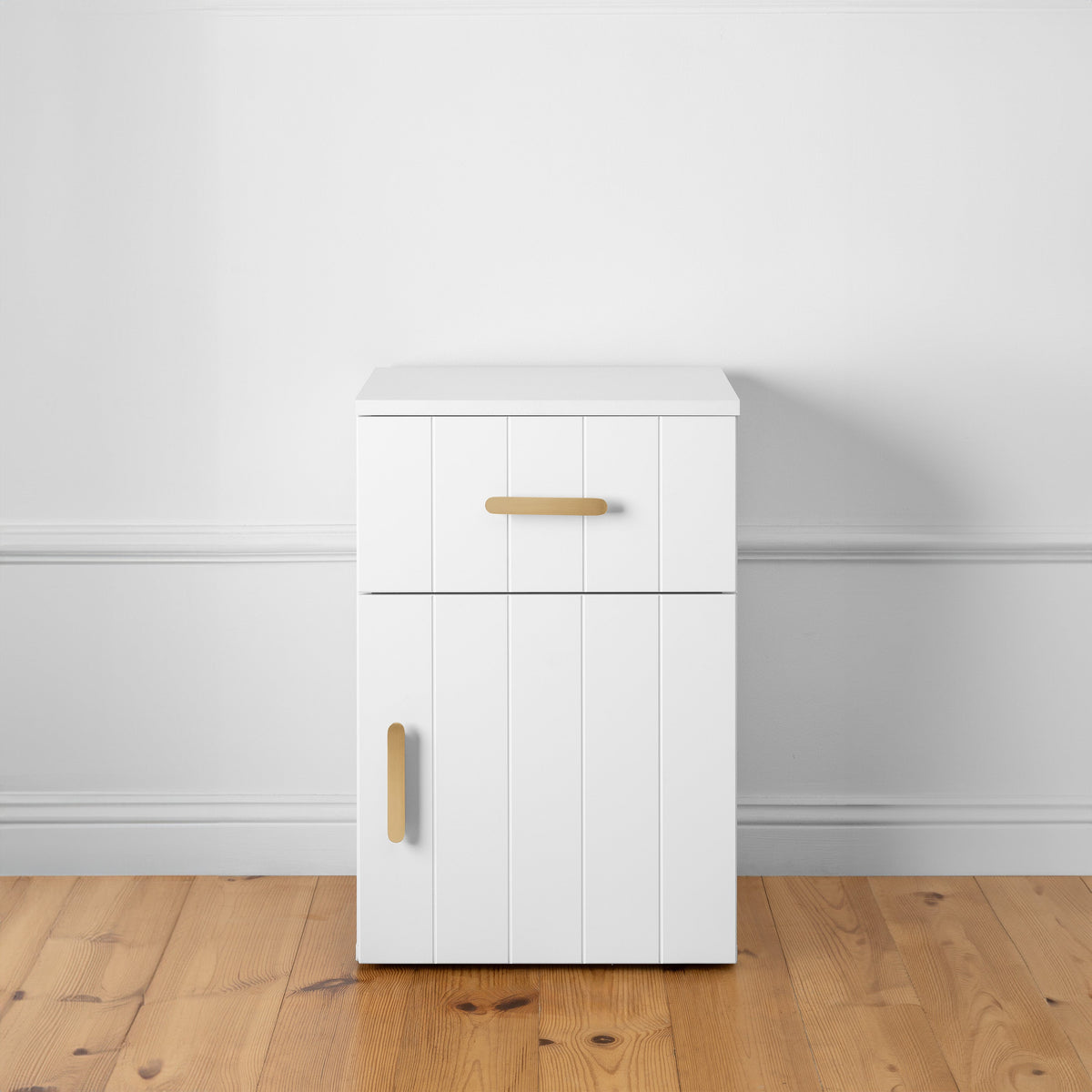 PORTO BEDSIDE TABLE - WHITE - VJ PANEL - OVAL BRASS