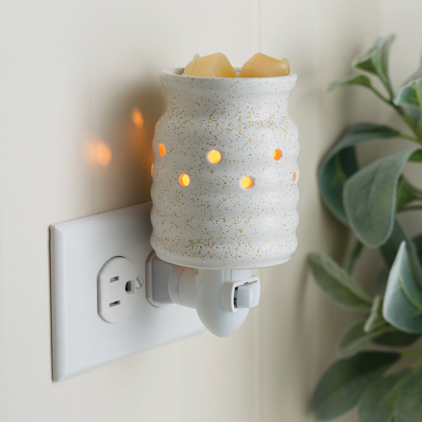 Farmhouse Pluggable Fragrance Warmer