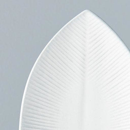 Plate Oval 21.5cm Snow Leaf Glaze