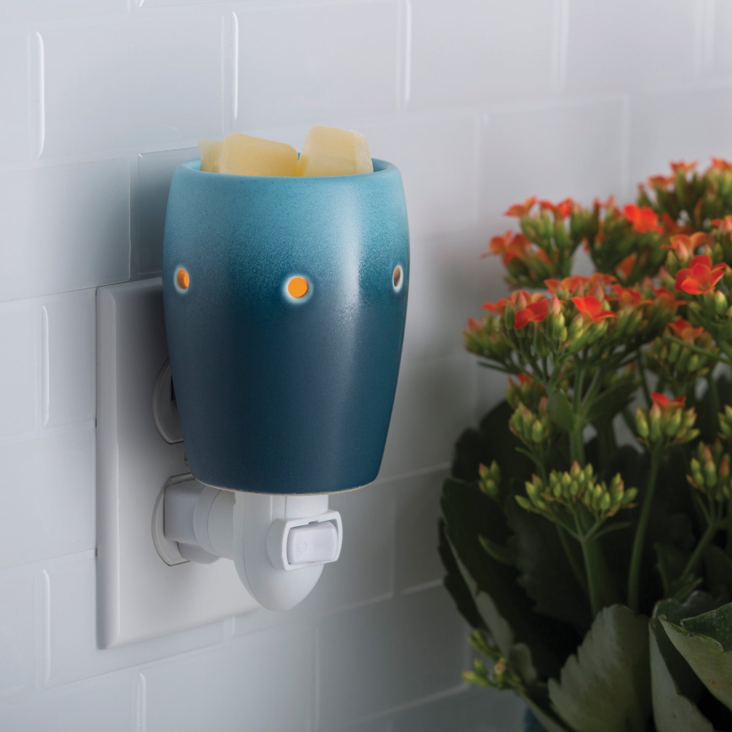 Ombre Pluggable Fragrance Warmer