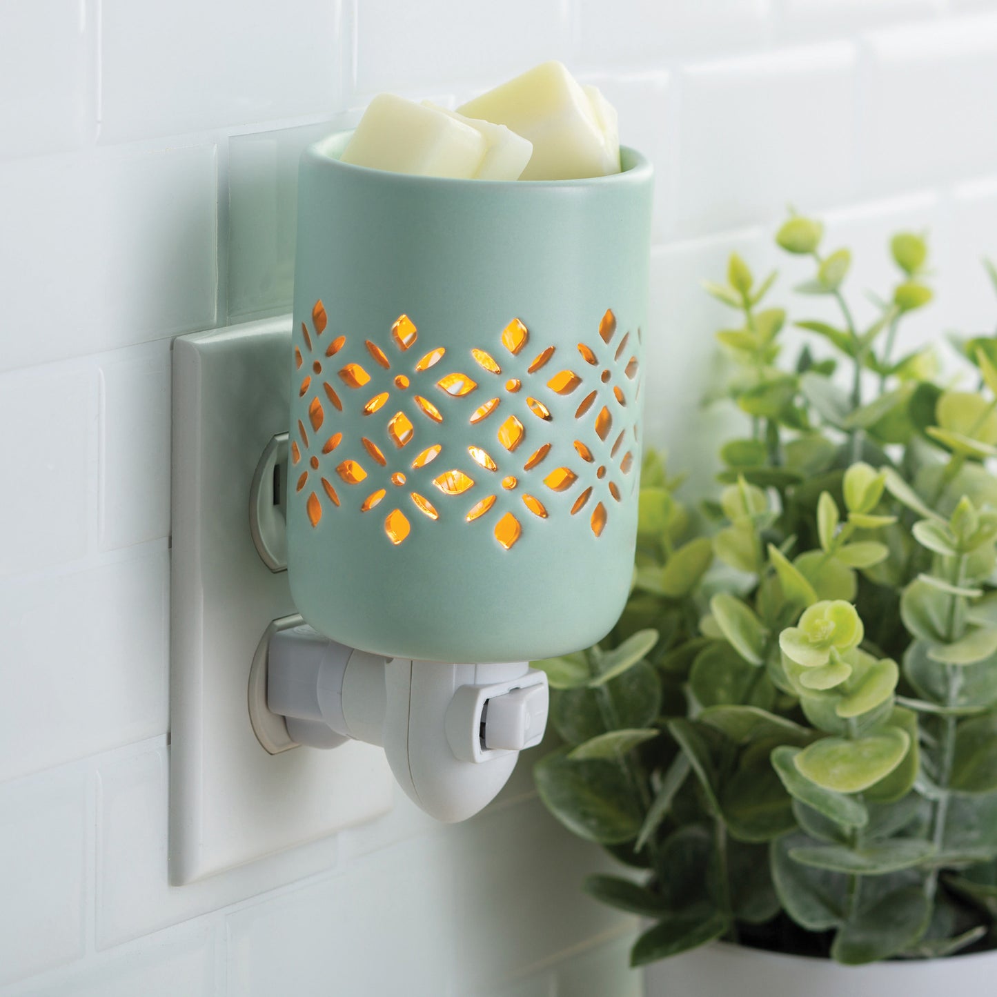 Soft Mint Pluggable Fragrance Warmer